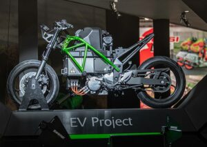 Kawasaki Kolaborasi dengan Toyota Bikin Mesin Motor Hidrogen