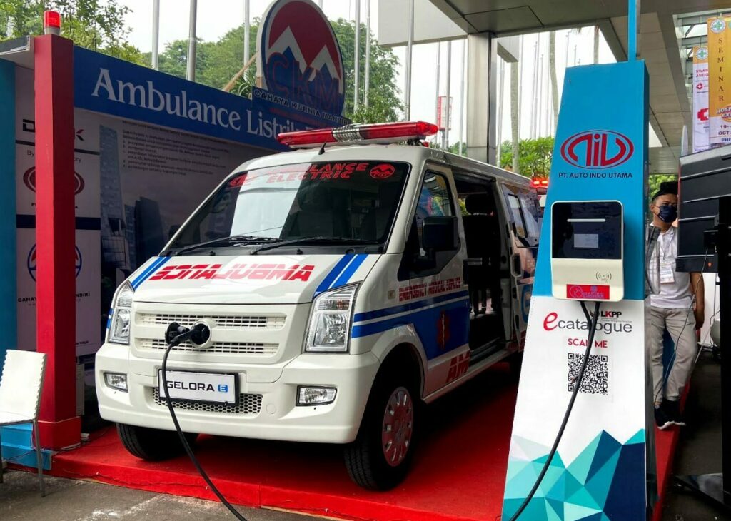 DFSK Hadirkan Ambulans Listrik Pertama di Indonesia