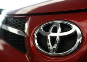 Tergagap di Pasar Mobil Listrik, Penjualan Toyota Anjlok 14,5% di Cina