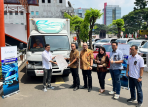 Tes Keunggulan, Truk Listrik eCanter Dipakai Nestle dan PT Pos Indonesia