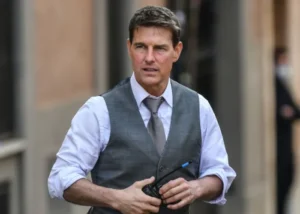 Duh, Gegara Ini Tom Cruise Tak Boleh Beli Mobil Bugatti Lagi