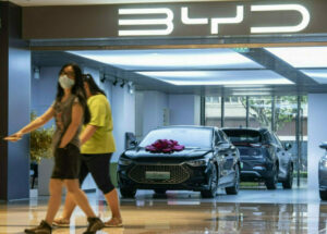 Bungkam Tesla dan Wuling, BYD Rajai Pasar Mobil Listrik Cina