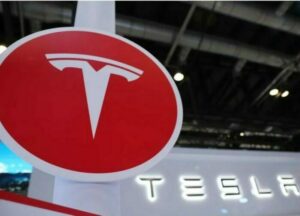 Software Pendeteksi Bonnet Bermasalah, Tesla Recall 1,68 Juta Mobil di Cina