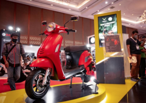 Pameran PEVS 2024 Digelar di JIExpo: Sepeda Motor, Mobil, hingga Bus Listrik Disuguhkan