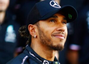 Sejak 2021 Tak Pernah Juara Lagi Lewis Hamilton Hengkang ke Ferrari, Bergaji Fantastis