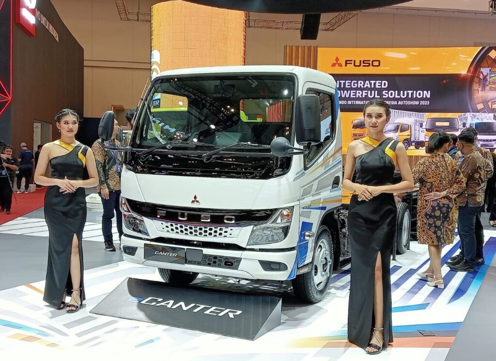 Bukan Truk Listrik Biasa, Fuso eCanter Dilengkapi Fitur Tercanggih di Kelasnya