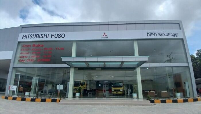 Permudah dan Manjakan Konsumen, Mitsubishi Fuso Relokasi Diler di Bukittinggi