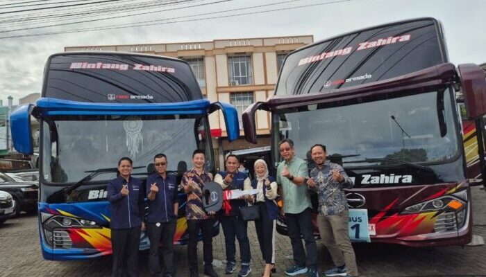 Hino Serahkan Dua Unit Bus RM 280 ABS ke PO Bintang Zahira Sulsel, Ini Kelebihannya