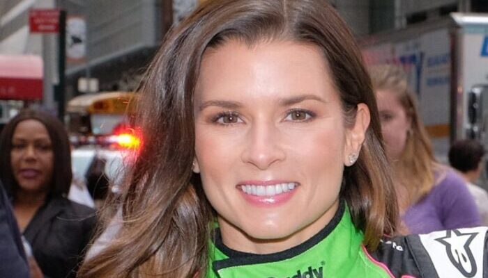 Danica Patrick, Mantan Pembalap dan Atlet Wanita Terkaya ke-6 di Dunia