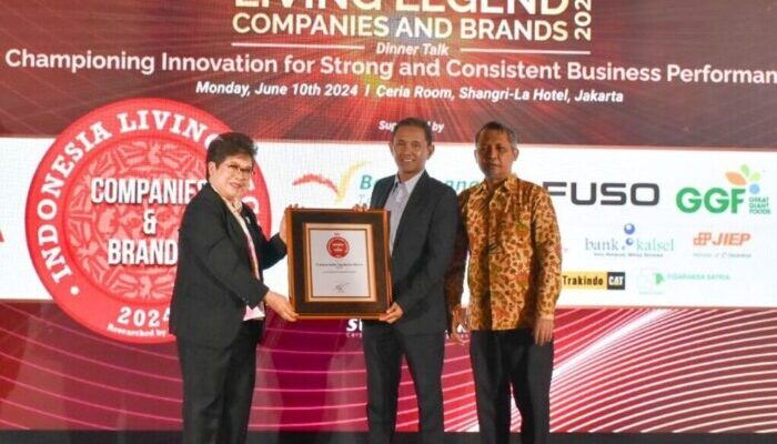 Kiprah 50 Tahun Fuso di RI Berbuah Penghargaan Indonesia Best Living Legend Brands