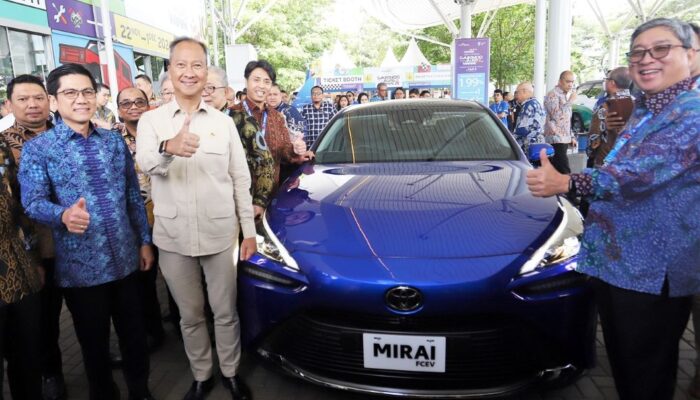 Toyota Mirai Dipamerkan di GJAW 2024, Penjualannya di Dunia Semester I Rontok