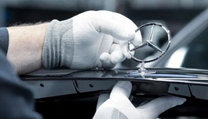 Pabrikan Pembuat Emblem Mercedes-Benz Bangkrut Setelah 228 Tahun Beroperasi